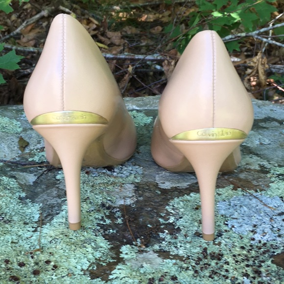 NEW - Calvin Klein Authentic Leather Heels - Picture 3 of 3
